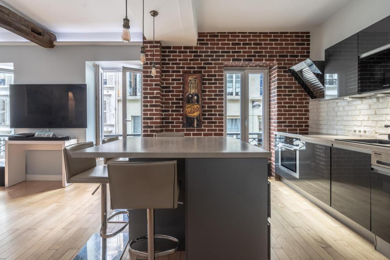 Room In Apartment - Cosy Place In The Hear Of Paris Exterior photo