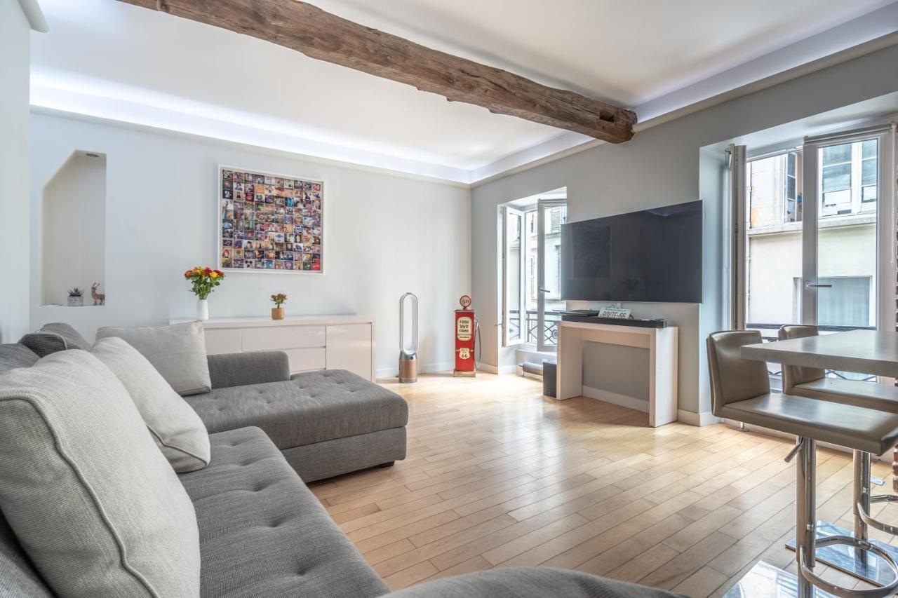 Room In Apartment - Cosy Place In The Hear Of Paris Exterior photo